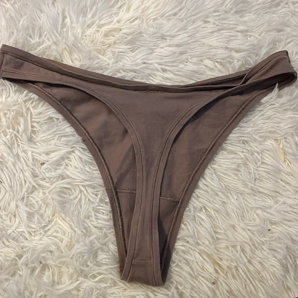 NWT 3 pairs Victoria’s Secret G String / thong bundle - Picture 7 of 11